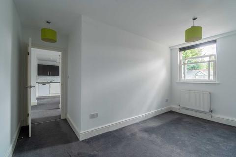 2 bedroom apartment to rent, Lansdown Road, Bath