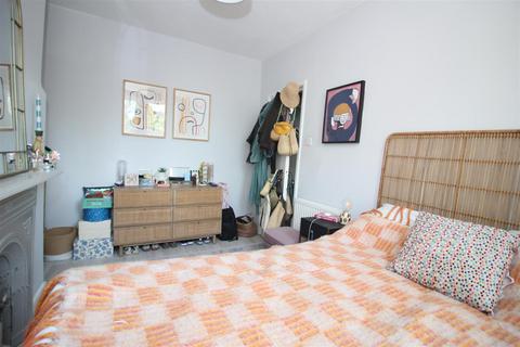 2 bedroom apartment to rent, Devonshire Villas, Bath