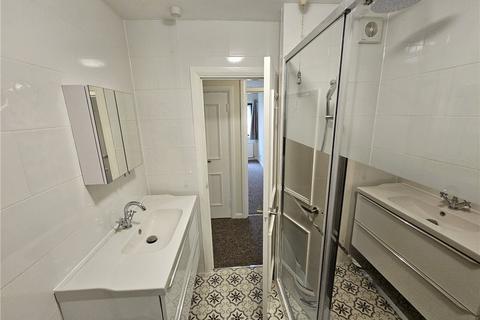 2 bedroom apartment to rent, Caxton Court, Grove Street, Bath, BA2
