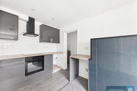 4 bedroom apartment for sale, Fountain Street, Thornton, Bradford, West Yorkshire, BD13