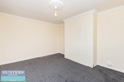 3 bedroom semi-detached house for sale, Friar Court Thorpe Edge, Bradford, West Yorkshire, BD10 8DN