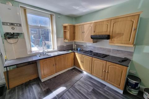 3 bedroom house to rent, Harlow Road, Bradford , West Yorkshire