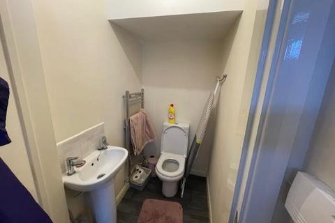 3 bedroom townhouse to rent, Sharket Head Close, Bradford BD13
