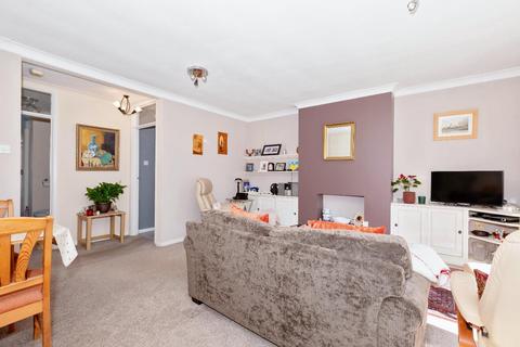 2 bedroom flat for sale, Laine Close, Brighton
