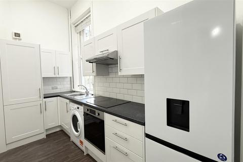2 bedroom flat to rent, Wilbury Road, Hove