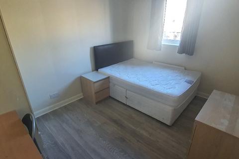 3 bedroom flat to rent, Rosebank Gardens, City Centre, Aberdeen, AB11