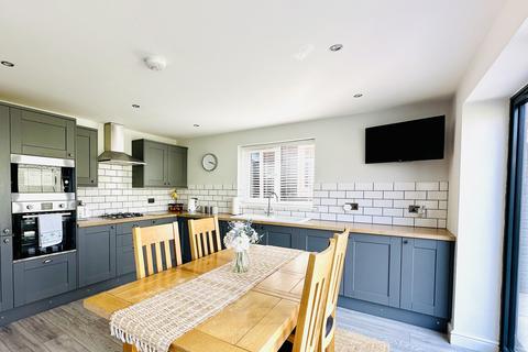 3 bedroom semi-detached house to rent, Cranleigh Road, Sunderland SR5