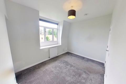 2 bedroom flat to rent, Menzies Road, Flat H,, Top Floor Right, Aberdeen, AB11