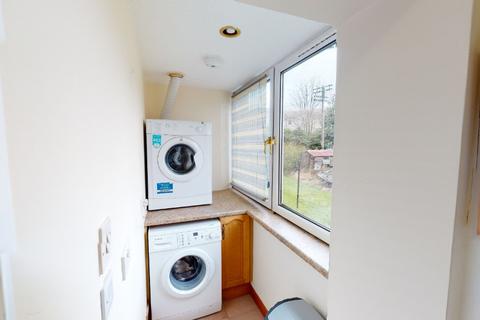 3 bedroom flat to rent, Willowbank Road, City Centre, Aberdeen, AB11
